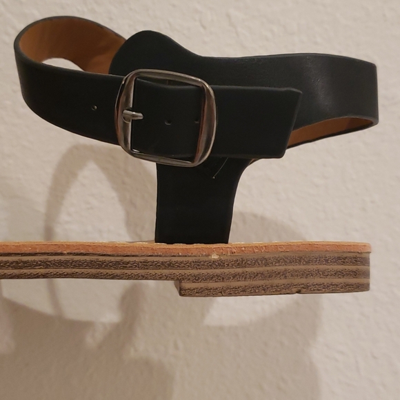 Sandals - Picture 4 of 5